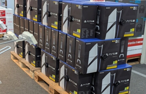 Sony PlayStation PS5 Pro, Sony PlayStation PS5 Slim, Nintendo Switch 2 oraz Microsoft Xbox Series X 2TB Konsola do gier